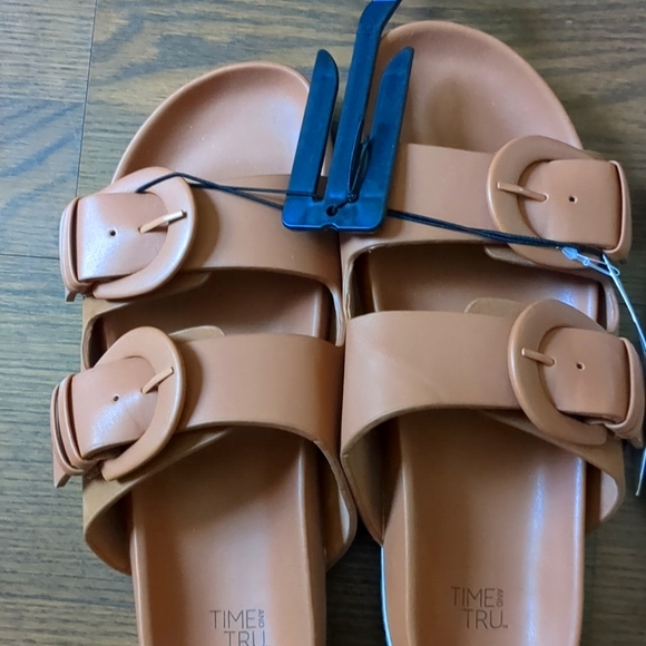 Time and Tru 2 pair of Spring/Summer Sandals Size 7 - Picture 3 of 4